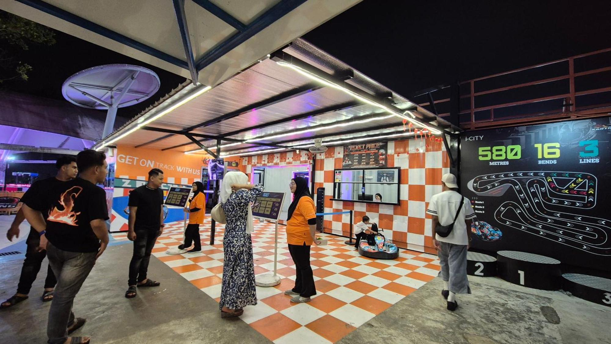 I-City Free Wifi 55Inch Smarttv Car Park Fit 5Pax Shah Alam Exterior photo